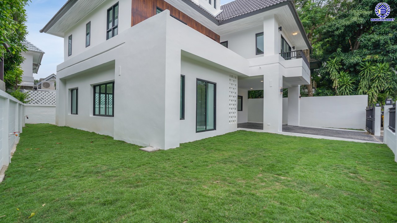 บ้านมือสองตกแต่งใหม่ โครงการ เนเบอร์โฮม วัชรพล เนื้อที่ 71.5 ตร.ว. พื้นที่ใช้สอย 231.98 ตร.ม. ฟังก์ชัน 4 ห้องนอน 3 ห้องน้ำ 2 ที่จอดรถ บนทำเลศักยภาพ เดินทางสะดวกเชื่อมต่อถนนสุขาภิบาล5 ถนนวัชรพล ถนนรามอินทรา ใกล้ห้างสรรพสินค้า Fashion Island และจุดขึ้นทางด่วน "รามอินทรา-อาจณรงค์"