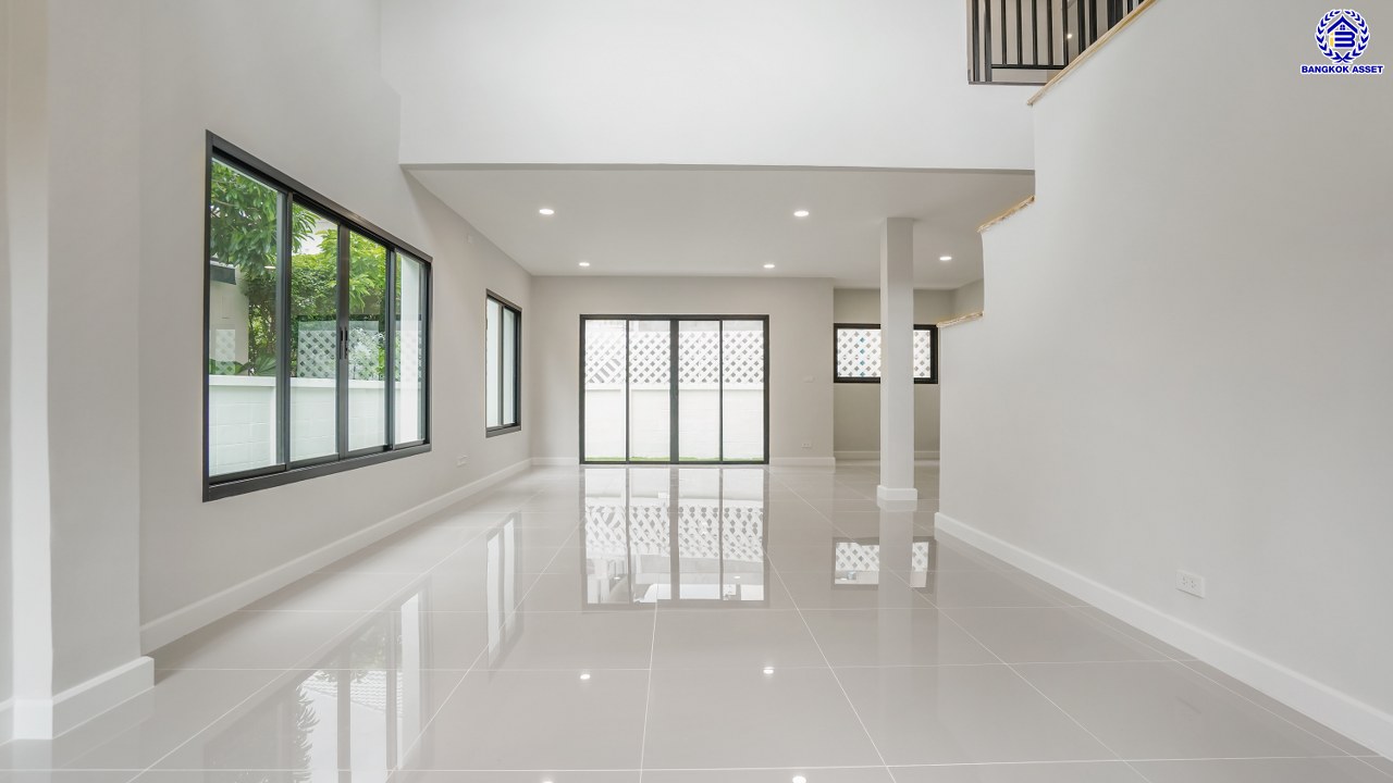 บ้านมือสองตกแต่งใหม่ โครงการ เนเบอร์โฮม วัชรพล เนื้อที่ 71.5 ตร.ว. พื้นที่ใช้สอย 231.98 ตร.ม. ฟังก์ชัน 4 ห้องนอน 3 ห้องน้ำ 2 ที่จอดรถ บนทำเลศักยภาพ เดินทางสะดวกเชื่อมต่อถนนสุขาภิบาล5 ถนนวัชรพล ถนนรามอินทรา ใกล้ห้างสรรพสินค้า Fashion Island และจุดขึ้นทางด่วน "รามอินทรา-อาจณรงค์"