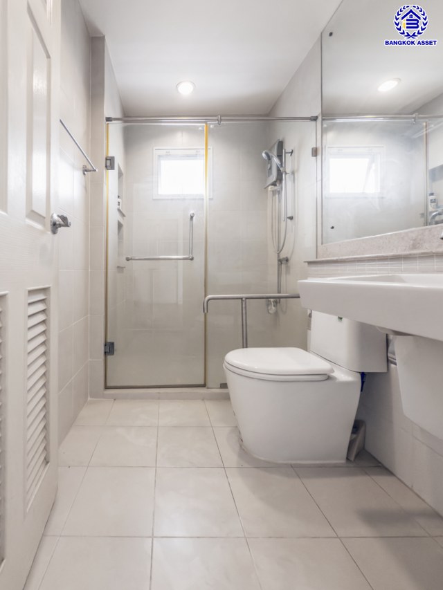 บ้านเดี่ยวมือสองนนทบุรี ทำเลใจกลางเมือง โครงการ บุราสิริ งามวงศ์วาน-ประชาชื่น บ้านหลังใหญ่ เนื้อที่ 63.4 ตร.ว. ฟังก์ชัน 3 ห้องนอน 3 ห้องน้ำ 2 ที่จอดรถ พื้นที่ใช้สอย 170 ตร.ม. เชื่อมต่อถนนหลายสาย ใกล้เดอะมอลล์ งามวงศ์วาน และจุดขึ้นทางด่วนงามวงศ์วาน