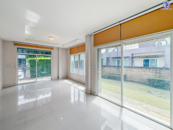 บ้านเดี่ยวมือสองนนทบุรี ทำเลใจกลางเมือง โครงการ บุราสิริ งามวงศ์วาน-ประชาชื่น บ้านหลังใหญ่ เนื้อที่ 63.4 ตร.ว. ฟังก์ชัน 3 ห้องนอน 3 ห้องน้ำ 2 ที่จอดรถ พื้นที่ใช้สอย 170 ตร.ม. เชื่อมต่อถนนหลายสาย ใกล้เดอะมอลล์ งามวงศ์วาน และจุดขึ้นทางด่วนงามวงศ์วาน