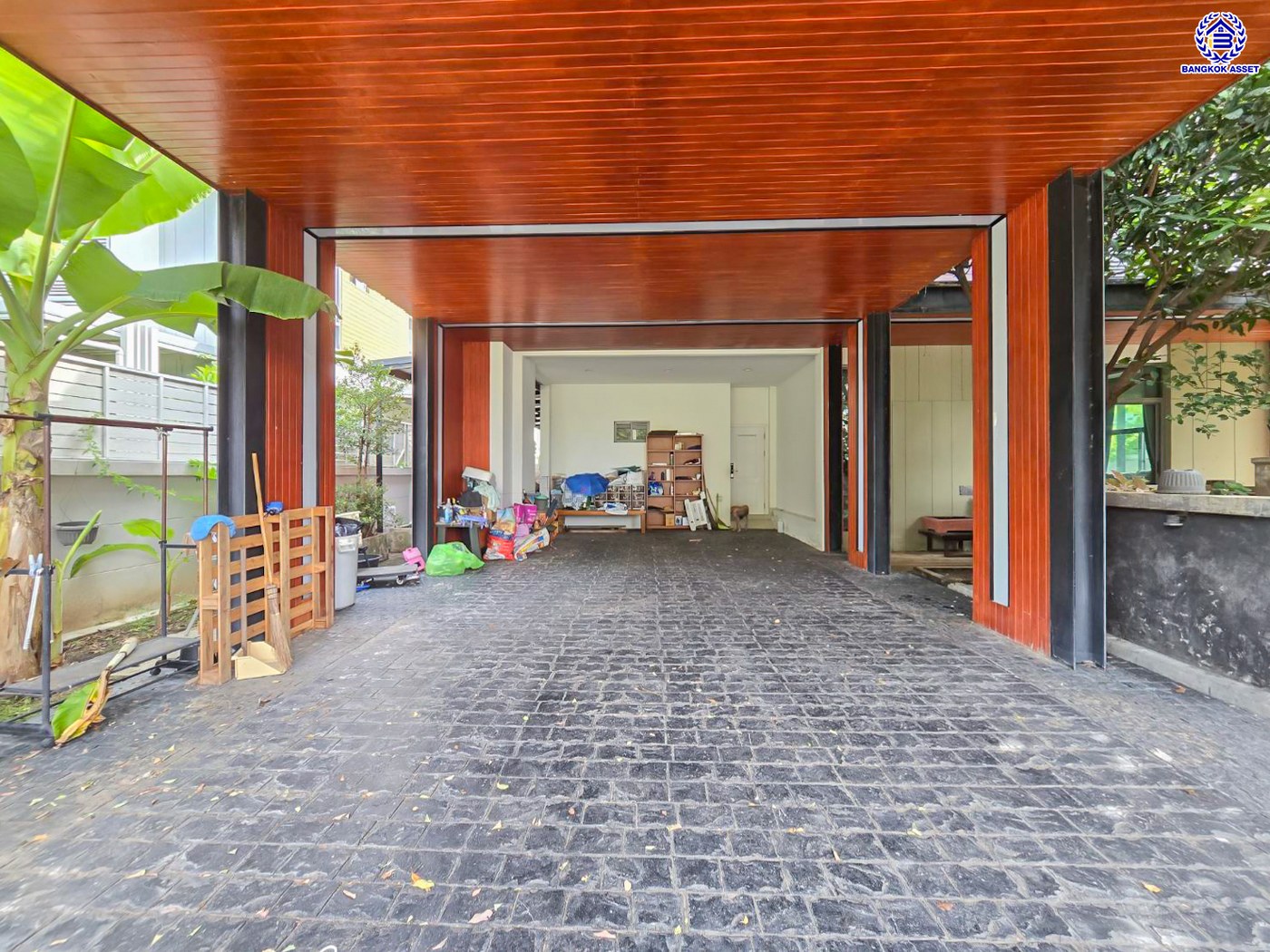 บ้านเดี่ยวมือสองนนทบุรี โครงการ เพอร์เฟคเพลส รัตนาธิเบศร์ หลังมุม บนเนื้อที่ 85.10 ตร.ว. พื้นที่ใช้สอย 250 ตร.ม. ฟังก์ชัน 3 ห้องนอน 3 ห้องน้ำ จอดรถได้ 2 คัน เฟสใหม่ใน private zone ใกล้เซ็นทรัลรัตนาธิเบศร์ เซ็นทรัลเวสต์เกต บนทำเลเชื่อมต่อได้หลายเส้นทาง ติดถนนรัตนาธิเบศร์ และ รถไฟฟ้าสายสีม่วง "สถานีไทรม้า"