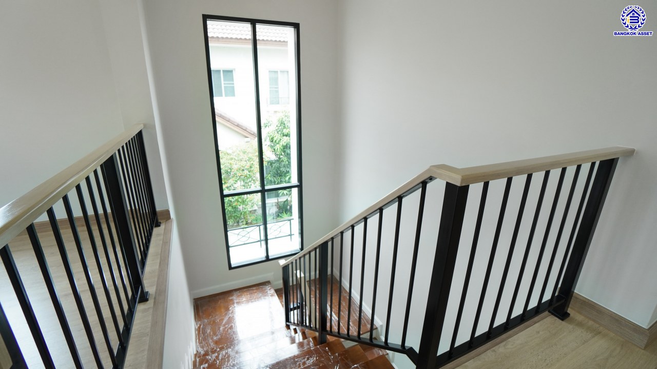 บ้านมือสองตกแต่งใหม่ บ้านเดี่ยวหลังมุม เดอะซิตี้1 ปิ่นเกล้า-พระราม5 ทำเลเดินทางสะดวก เชื่อมต่อถนนนครอินทร์ ถนนกาญจนาภิเษก ถนนราชพฤกษ์ ใกล้รถไฟฟ้าสายสีม่วง "สถานีแยกติวานนท์" บนเนื้อที่ 77 ตร.ว. พื้นที่ใช้สอย 225.52 ตร.ม. ฟังก์ชัน 3 ห้องนอน 3 ห้องน้ำ 2 ที่จอดรถ