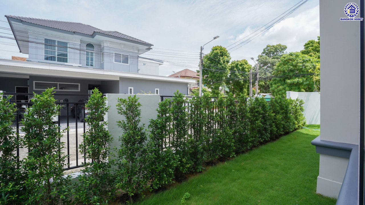 บ้านมือสองตกแต่งใหม่ บ้านเดี่ยวหลังมุม เดอะซิตี้1 ปิ่นเกล้า-พระราม5 ทำเลเดินทางสะดวก เชื่อมต่อถนนนครอินทร์ ถนนกาญจนาภิเษก ถนนราชพฤกษ์ ใกล้รถไฟฟ้าสายสีม่วง "สถานีแยกติวานนท์" บนเนื้อที่ 77 ตร.ว. พื้นที่ใช้สอย 225.52 ตร.ม. ฟังก์ชัน 3 ห้องนอน 3 ห้องน้ำ 2 ที่จอดรถ