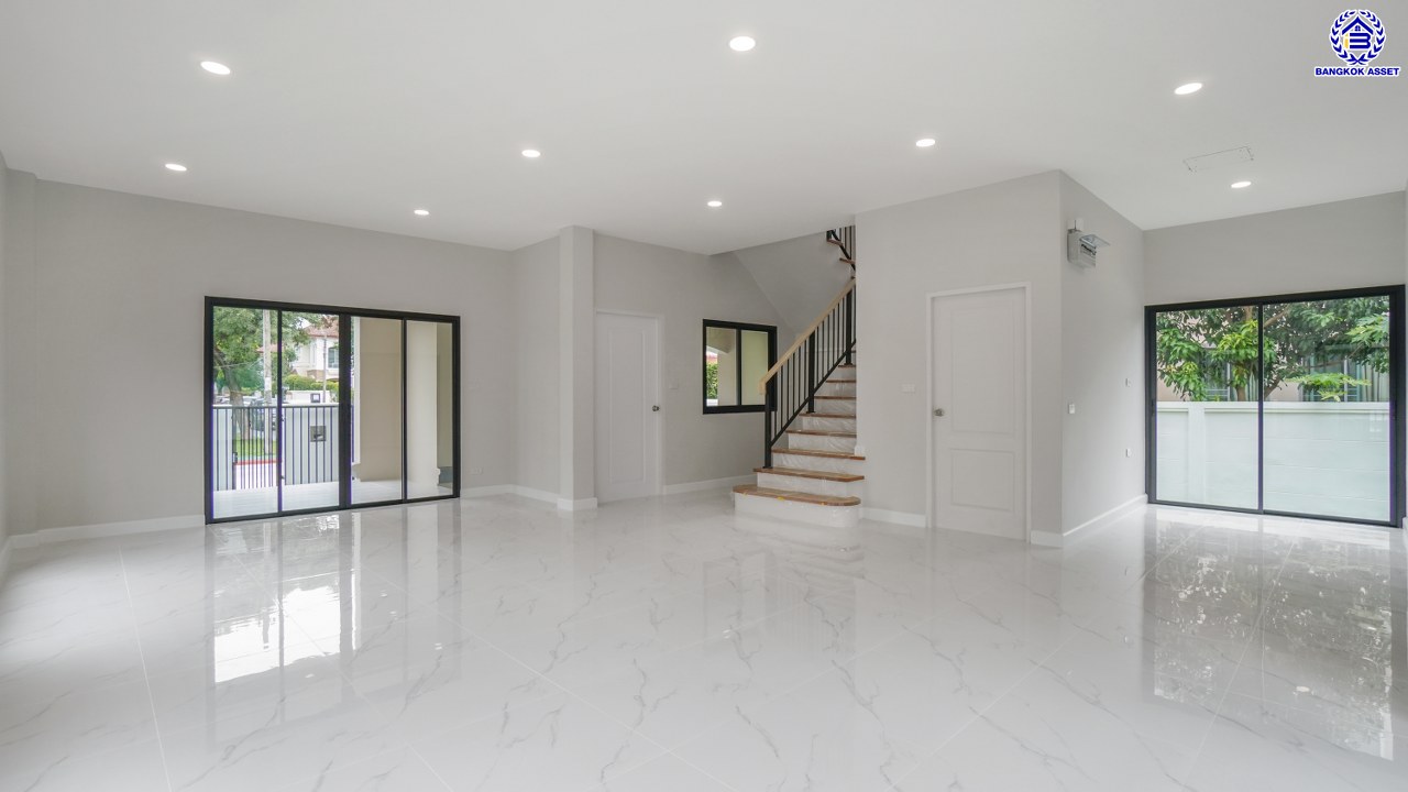 บ้านมือสองตกแต่งใหม่ บ้านเดี่ยวหลังมุม เดอะซิตี้1 ปิ่นเกล้า-พระราม5 ทำเลเดินทางสะดวก เชื่อมต่อถนนนครอินทร์ ถนนกาญจนาภิเษก ถนนราชพฤกษ์ ใกล้รถไฟฟ้าสายสีม่วง "สถานีแยกติวานนท์" บนเนื้อที่ 77 ตร.ว. พื้นที่ใช้สอย 225.52 ตร.ม. ฟังก์ชัน 3 ห้องนอน 3 ห้องน้ำ 2 ที่จอดรถ