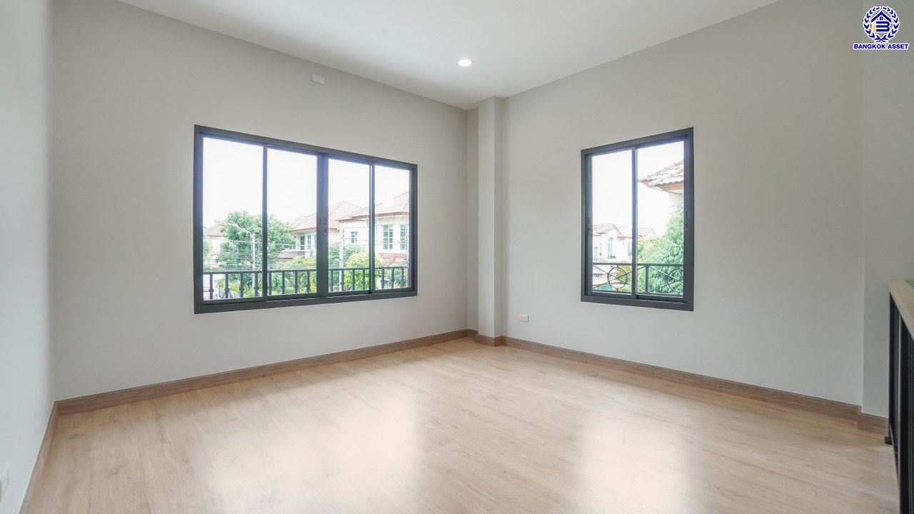 บ้านมือสองตกแต่งใหม่ บ้านเดี่ยวหลังมุม เดอะซิตี้1 ปิ่นเกล้า-พระราม5 ทำเลเดินทางสะดวก เชื่อมต่อถนนนครอินทร์ ถนนกาญจนาภิเษก ถนนราชพฤกษ์ ใกล้รถไฟฟ้าสายสีม่วง "สถานีแยกติวานนท์" บนเนื้อที่ 77 ตร.ว. พื้นที่ใช้สอย 225.52 ตร.ม. ฟังก์ชัน 3 ห้องนอน 3 ห้องน้ำ 2 ที่จอดรถ