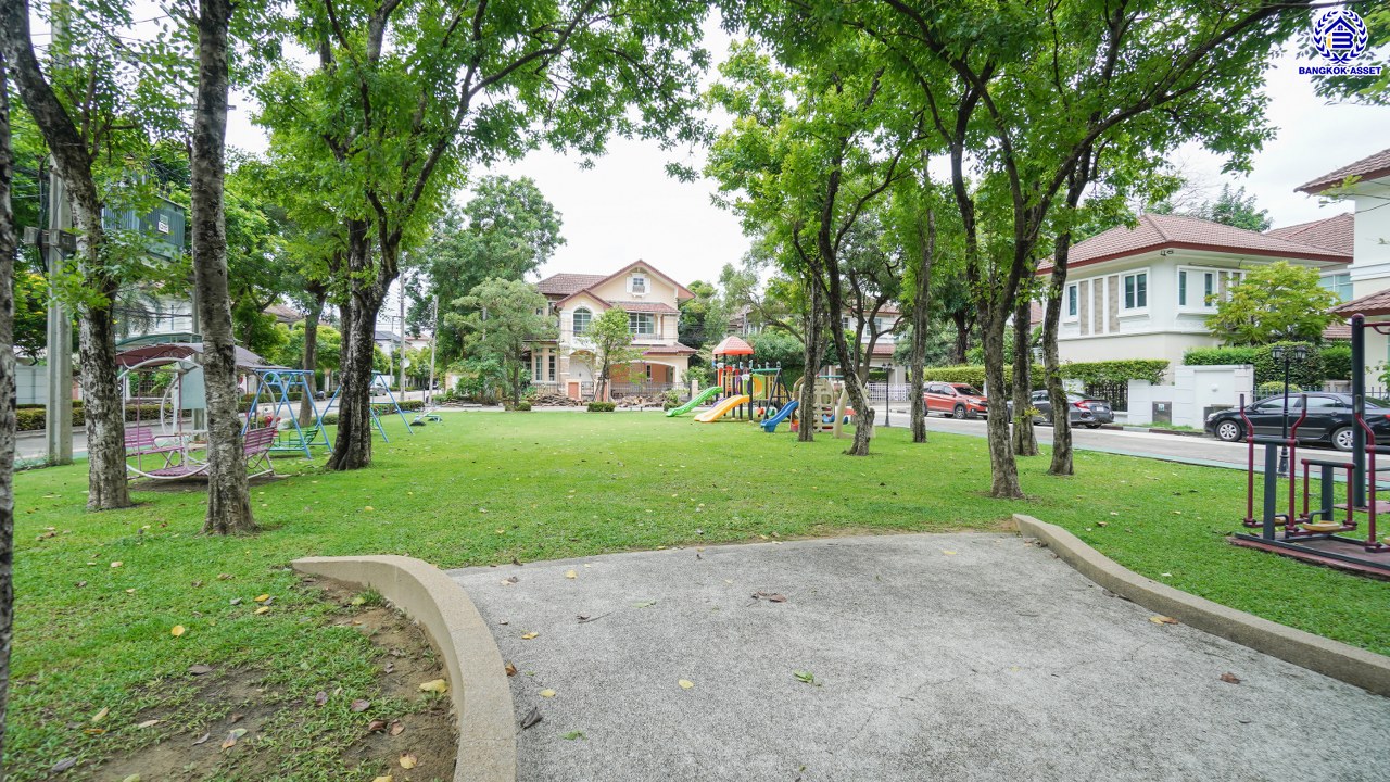 บ้านมือสองตกแต่งใหม่ บ้านเดี่ยวหลังมุม เดอะซิตี้1 ปิ่นเกล้า-พระราม5 ทำเลเดินทางสะดวก เชื่อมต่อถนนนครอินทร์ ถนนกาญจนาภิเษก ถนนราชพฤกษ์ ใกล้รถไฟฟ้าสายสีม่วง "สถานีแยกติวานนท์" บนเนื้อที่ 77 ตร.ว. พื้นที่ใช้สอย 225.52 ตร.ม. ฟังก์ชัน 3 ห้องนอน 3 ห้องน้ำ 2 ที่จอดรถ