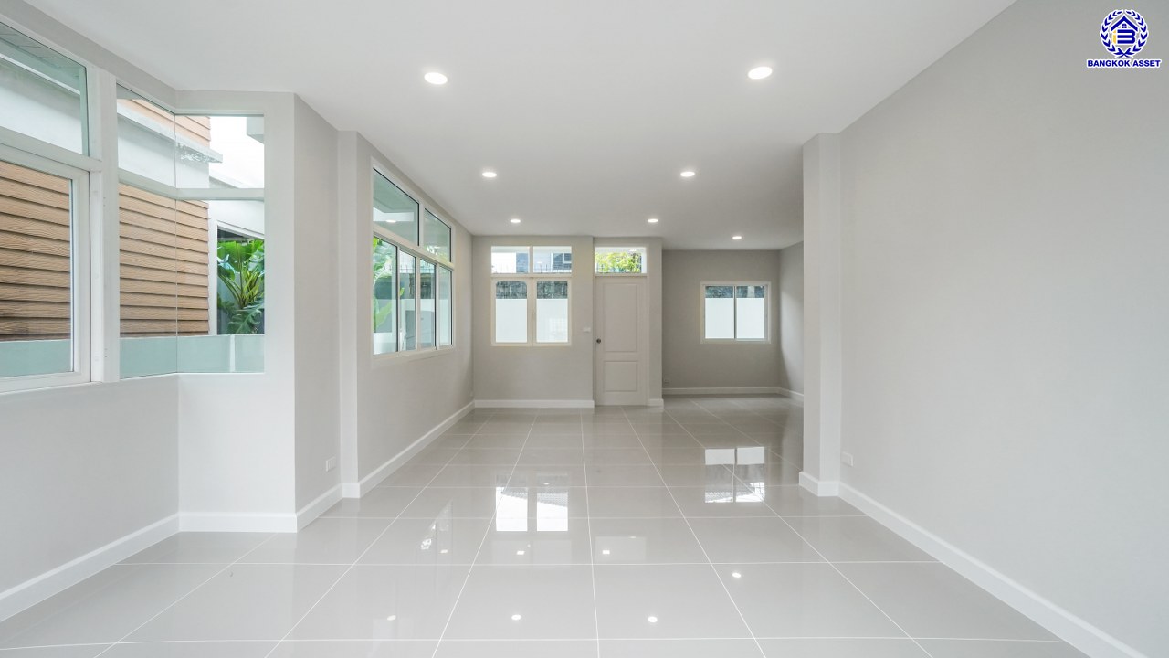 บ้านมือสองตกแต่งใหม่ โครงการ Nonvedian บางศรีเมือง (นนทวดี) เนื้อที่ 50 ตร.ว. พื้นที่ใช้สอย 208.29 ตร.ม. ฟังก์ชัน 3 ห้องนอน 3 ห้องน้ำ 2 ที่จอดรถ รีโนเวทพร้อมเข้าอยู่ เชื่อมต่อหลายเส้นทาง ทั้งถนนรัตนาธิเบศร์ ถนนติวานนท์ ถนนนครอินทร์ และยังสามารถเดินทางด้วยเรือได้ ใกล้รถไฟฟ้าสายสีม่วง "สถานีสะพานพระนั่งเกล้า"…