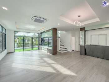 บ้านเดี่ยวมือสองนนทบุรี โครงการ เพอร์เฟคเพลส ราชพฤกษ์ รองรับทุกการใช้งาน บนเนื้อที่ 68.9 ตร.ว. พื้นที่ใช้สอย 250 ตร.ม. พร้อมฟังก์ชัน 3 ห้องนอน 3 ห้องน้ำ จอดรถได้ 2 คัน บ้านคุณภาพดี บนทำเลติดถนนราชพฤกษ์ เชื่อมต่อถนนรัตนาธิเบศร์ ใกล้รถไฟฟ้าสายสีม่วง "สถานีบางรักน้อยท่าอิฐ" จุดขึ้นทางด่วน "กาญจนาภิเษก" และเซ็นทรัล เวสต์วิลล์