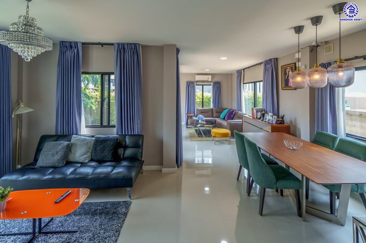 บ้านเดี่ยวมือสองกรุงเทพฯ โครงการ คาซ่าวิลล์ วงแหวน-จตุโชติ เนื้อที่ 60.50 ตร.ว. พื้นที่ใช้สอย 160 ตร.ม. ฟังก์ชัน 4 ห้องนอน 3 ห้องน้ำ 2 ที่จอดรถ แถมฟรี! 2 เครื่องปรับอากาศ, เครื่องทำน้ำอุ่น, เครื่องดูดควัน บนทำเลเชื่อมต่อถนนสายไหม, ถนนหทัยราษฎร์, ถนนลำลูกกา, ถนนสุขาภิบาล5 และใกล้จุดขึ้นทางด่วน "มอเตอร์เวย์ บางประอิน"