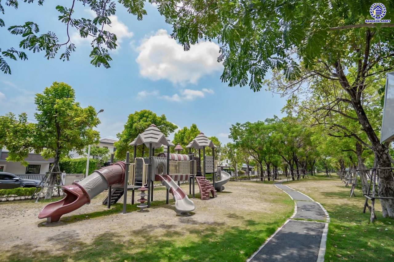 บ้านเดี่ยวมือสองกรุงเทพฯ โครงการ คาซ่าวิลล์ วงแหวน-จตุโชติ เนื้อที่ 60.50 ตร.ว. พื้นที่ใช้สอย 160 ตร.ม. ฟังก์ชัน 4 ห้องนอน 3 ห้องน้ำ 2 ที่จอดรถ แถมฟรี! 2 เครื่องปรับอากาศ, เครื่องทำน้ำอุ่น, เครื่องดูดควัน บนทำเลเชื่อมต่อถนนสายไหม, ถนนหทัยราษฎร์, ถนนลำลูกกา, ถนนสุขาภิบาล5 และใกล้จุดขึ้นทางด่วน "มอเตอร์เวย์ บางประอิน"