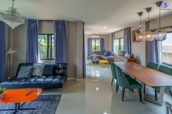 บ้านเดี่ยวมือสองกรุงเทพฯ โครงการ คาซ่าวิลล์ วงแหวน-จตุโชติ เนื้อที่ 60.50 ตร.ว. พื้นที่ใช้สอย 160 ตร.ม. ฟังก์ชัน 4 ห้องนอน 3 ห้องน้ำ 2 ที่จอดรถ แถมฟรี! 2 เครื่องปรับอากาศ, เครื่องทำน้ำอุ่น, เครื่องดูดควัน บนทำเลเชื่อมต่อถนนสายไหม, ถนนหทัยราษฎร์, ถนนลำลูกกา, ถนนสุขาภิบาล5 และใกล้จุดขึ้นทางด่วน "มอเตอร์เวย์ บางประอิน"