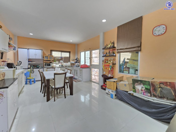 บ้านเดี่ยวมือสองกรุงเทพฯ โครงการ ชนันธร กรีนวิลล์ บางบอน3 เนื้อที่ 50.10 ตร.ว. พื้นที่ใช้สอย 160 ตร.ม. ฟังก์ชัน 3 ห้องนอน 3 ห้องน้ำ จอดรถได้ 2 คัน พร้อมแแถมฟรี เครื่องปรับอากาศ และ เครื่องทำน้ำอุ่น บนทำเลศักยภาพ เชื่อมต่อหลายเส้นทาง ใกล้จุดขึ้นทางด่วน "พระราม2" และรถไฟฟ้าสายสีน้ำเงิน "สถานีหลักสอง"