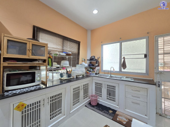 บ้านเดี่ยวมือสองกรุงเทพฯ โครงการ ชนันธร กรีนวิลล์ บางบอน3 เนื้อที่ 50.10 ตร.ว. พื้นที่ใช้สอย 160 ตร.ม. ฟังก์ชัน 3 ห้องนอน 3 ห้องน้ำ จอดรถได้ 2 คัน พร้อมแแถมฟรี เครื่องปรับอากาศ และ เครื่องทำน้ำอุ่น บนทำเลศักยภาพ เชื่อมต่อหลายเส้นทาง ใกล้จุดขึ้นทางด่วน "พระราม2" และรถไฟฟ้าสายสีน้ำเงิน "สถานีหลักสอง"