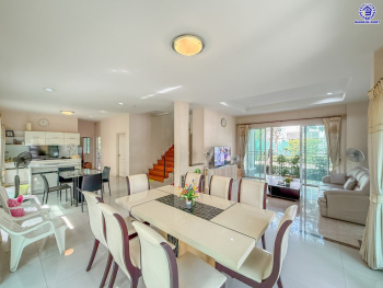 บ้านเดี่ยวมือสองนนทบุรี โครงการ บางกอกบูเลอวาร์ด ปิ่นเกล้า-สาทร หลังมุม จาก SC ASSET เนื้อที่ 77.40 ตร.ว. บนพื้นที่ใช้สอย 275 ตร.ม. ฟังก์ชัน 4 ห้องนอน 4 ห้องน้ำ จอดรถได้ 2 คัน บนทำเลใจกลางราชพฤกษ์ ใกล้ห้างเซ็นทรัล เวสวิลล์, ทางพิเศษประจิมรัถยา พร้อมเชื่อมสู่สาทร-ปิ่นเกล้า ได้อย่างรวดเร็ว