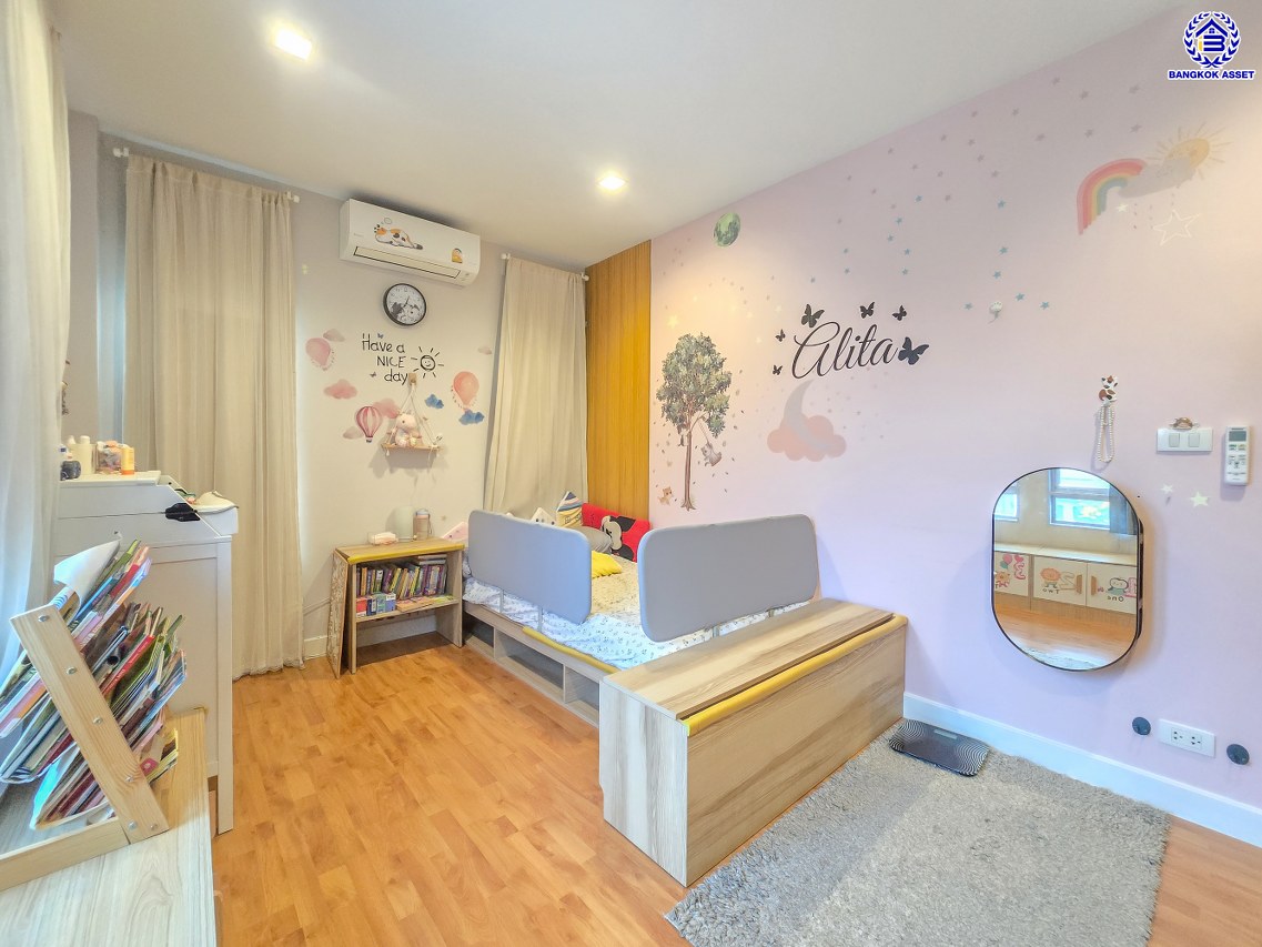 บ้านเดี่ยวมือสองนนทบุรี โครงการ ไลฟ์บางกอก บูเลอวาร์ด ราชพฤกษ์-รัตนาธิเบศร์ เนื้อที่ 81.40 ตร.ว. พื้นที่ใช้สอย 185 ตร.ม. ฟังก์ชัน 4 ห้องนอน 3 ห้องน้ำ 2 ที่จอดรถ แถมฟรี! เครื่องปรับอากาศ เครื่องทำน้ำอุ่น บนทำเลเดินทางสะดวก เชื่อมต่อถนนชัยพฤกษ์ ถนนราชพฤกษ์ ถนนรัตนาธิเบศร์ ใกล้รถไฟฟ้าสายสีม่วง "สถานีบางรักน้อยท่าอิฐ" และจุดขึ้นทางด่วน "ศรีรัช"