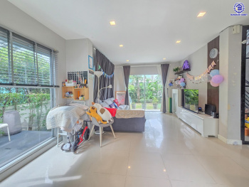 บ้านเดี่ยวมือสองนนทบุรี โครงการ ไลฟ์บางกอก บูเลอวาร์ด ราชพฤกษ์-รัตนาธิเบศร์ เนื้อที่ 81.40 ตร.ว. พื้นที่ใช้สอย 185 ตร.ม. ฟังก์ชัน 4 ห้องนอน 3 ห้องน้ำ 2 ที่จอดรถ แถมฟรี! เครื่องปรับอากาศ เครื่องทำน้ำอุ่น บนทำเลเดินทางสะดวก เชื่อมต่อถนนชัยพฤกษ์ ถนนราชพฤกษ์ ถนนรัตนาธิเบศร์ ใกล้รถไฟฟ้าสายสีม่วง "สถานีบางรักน้อยท่าอิฐ" และจุดขึ้นทางด่วน "ศรีรัช"