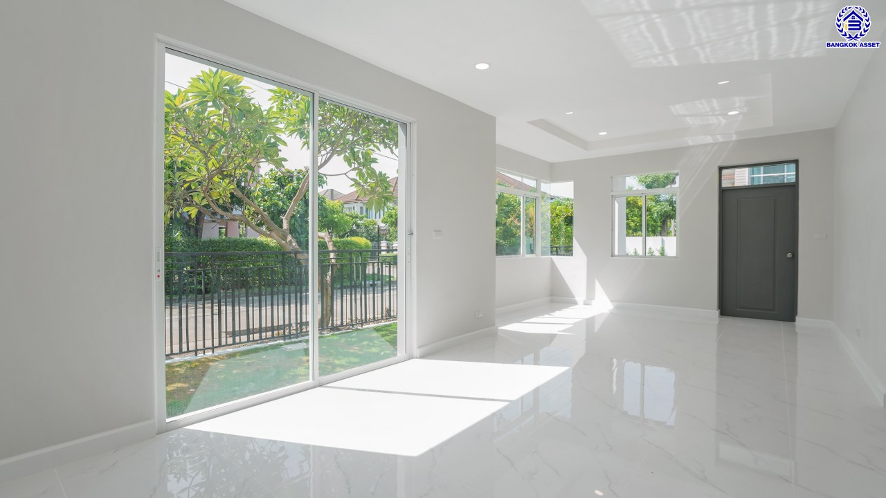 บ้านมือสองตกแต่งใหม่ โครงการ บางกอกบูเลอวาร์ด ราชพฤกษ์-พระราม5 เนื้อที่ 63.4 ตร.ว. พื้นที่ใช้สอย 229.46 ตร.ม. บนสังคมคุณภาพ SC Asset ฟังก์ชันพร้อม 3 ห้องนอน 3 ห้องน้ำ จอดรถได้ 2 คัน บนทำเลติดถนนราชพฤกษ์ ใกล้วงเวียนพระรามห้า รถไฟฟ้าสายสีม่วง "สถานีบางรักใหญ่" และทางด่วนศรีรัช