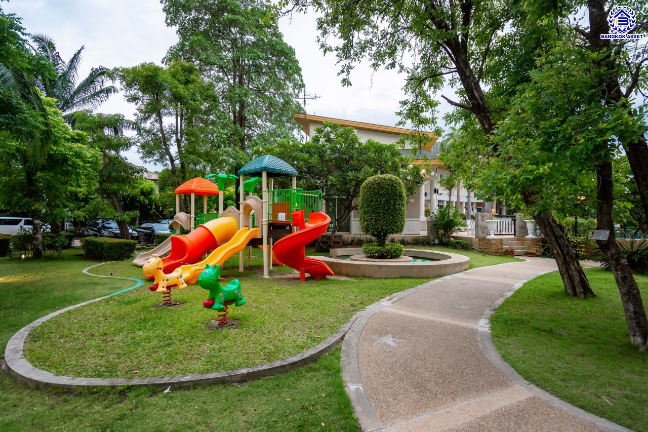 บ้านมือสองตกแต่งใหม่ โครงการ บางกอกบูเลอวาร์ด ราชพฤกษ์-พระราม5 เนื้อที่ 63.4 ตร.ว. พื้นที่ใช้สอย 229.46 ตร.ม. บนสังคมคุณภาพ SC Asset ฟังก์ชันพร้อม 3 ห้องนอน 3 ห้องน้ำ จอดรถได้ 2 คัน บนทำเลติดถนนราชพฤกษ์ ใกล้วงเวียนพระรามห้า รถไฟฟ้าสายสีม่วง "สถานีบางรักใหญ่" และทางด่วนศรีรัช