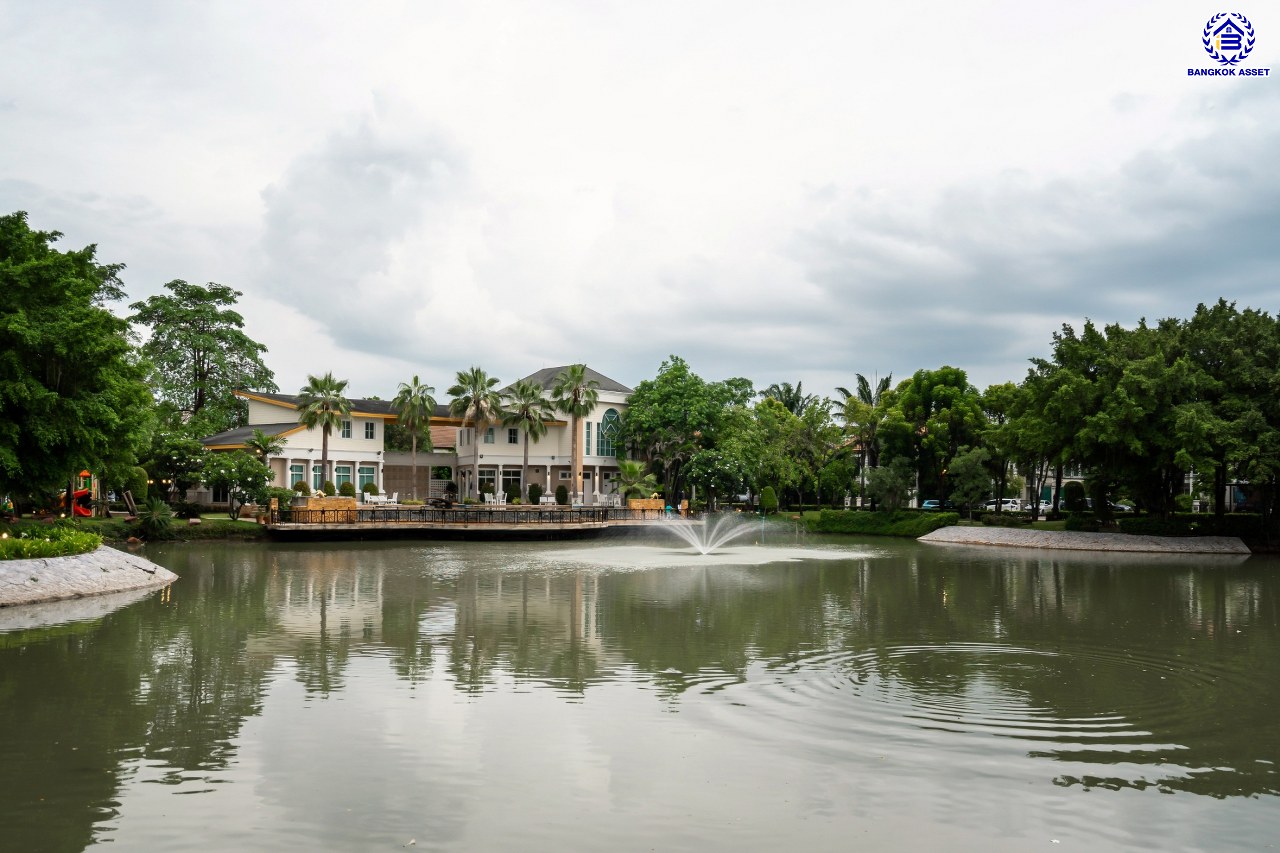 บ้านมือสองตกแต่งใหม่ โครงการ บางกอกบูเลอวาร์ด ราชพฤกษ์-พระราม5 เนื้อที่ 63.4 ตร.ว. พื้นที่ใช้สอย 229.46 ตร.ม. บนสังคมคุณภาพ SC Asset ฟังก์ชันพร้อม 3 ห้องนอน 3 ห้องน้ำ จอดรถได้ 2 คัน บนทำเลติดถนนราชพฤกษ์ ใกล้วงเวียนพระรามห้า รถไฟฟ้าสายสีม่วง "สถานีบางรักใหญ่" และทางด่วนศรีรัช