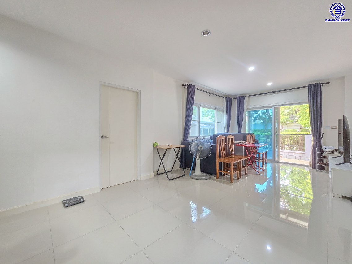 บ้านเดี่ยวมือสอง โครงการ เดอะซิตี้ บางใหญ่ เนื้อที่ 54.20 ตร.ว. พื้นที่ใช้สอย 169 ตร.ม. ฟังก์ชันจัดเต็ม 4 ห้องนอน 3 ห้องน้ำ จอดรถได้ 2 คัน บ้านพร้อมอยู่ บนทำเลเดินทางสะดวก ใกล้เซ็นทรัลเวสต์เกต และรถไฟฟ้าสายสีม่วง "สถานีคลองบางไผ่" และทางด่วน "ศรีรัช"