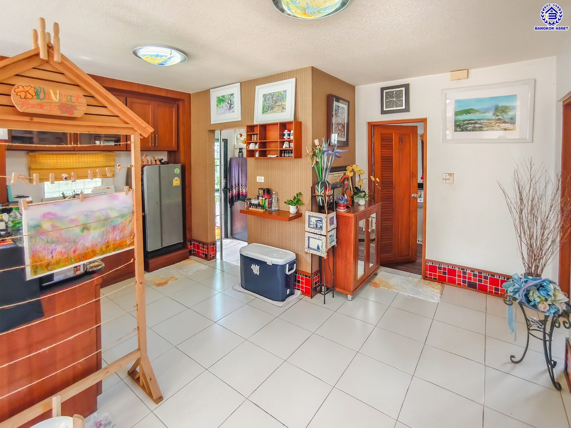 บ้านเดี่ยวมือสองนนทบุรี โครงการ ชัยพฤกษ์ บางบัวทอง หลังมุม เนื้อที่กว้างถึง 70.70 ตร.ว. พื้นที่ใช้สอย 152 ตร.ม. ฟังก์ชัน 3 ห้องนอน 3 ห้องน้ำ 2 ที่จอดรถ แถมฟรี! เครื่องทำน้ำอุ่น พร้อมเข้าอยู่ Facilities โครงการครบครัน ทำเลติดถนนบางกรวย-ไทรน้อย เชื่อมต่อถนนกาญจนาภิเษก ใกล้เซ็นทรัลเวสต์เกต และรถไฟฟ้าสายสีม่วง "สถานีบางพลู"