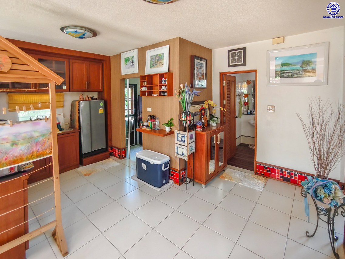 บ้านเดี่ยวมือสองนนทบุรี โครงการ ชัยพฤกษ์ บางบัวทอง หลังมุม เนื้อที่กว้างถึง 70.70 ตร.ว. พื้นที่ใช้สอย 152 ตร.ม. ฟังก์ชัน 3 ห้องนอน 3 ห้องน้ำ 2 ที่จอดรถ แถมฟรี! เครื่องทำน้ำอุ่น พร้อมเข้าอยู่ Facilities โครงการครบครัน ทำเลติดถนนบางกรวย-ไทรน้อย เชื่อมต่อถนนกาญจนาภิเษก ใกล้เซ็นทรัลเวสต์เกต และรถไฟฟ้าสายสีม่วง "สถานีบางพลู"