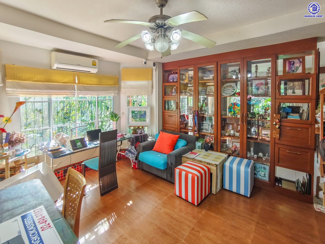 บ้านเดี่ยวมือสองนนทบุรี โครงการ ชัยพฤกษ์ บางบัวทอง หลังมุม เนื้อที่กว้างถึง 70.70 ตร.ว. พื้นที่ใช้สอย 152 ตร.ม. ฟังก์ชัน 3 ห้องนอน 3 ห้องน้ำ 2 ที่จอดรถ แถมฟรี! เครื่องทำน้ำอุ่น พร้อมเข้าอยู่ Facilities โครงการครบครัน ทำเลติดถนนบางกรวย-ไทรน้อย เชื่อมต่อถนนกาญจนาภิเษก ใกล้เซ็นทรัลเวสต์เกต และรถไฟฟ้าสายสีม่วง "สถานีบางพลู"