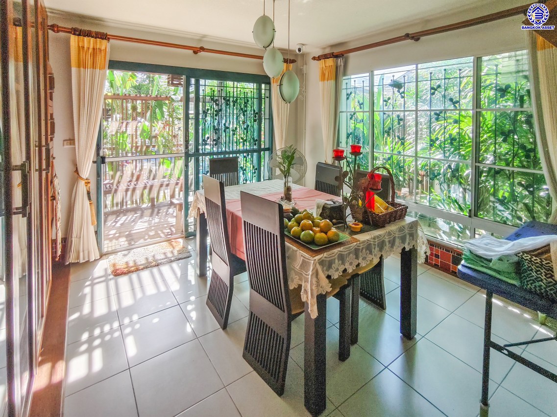 บ้านเดี่ยวมือสองนนทบุรี โครงการ ชัยพฤกษ์ บางบัวทอง หลังมุม เนื้อที่กว้างถึง 70.70 ตร.ว. พื้นที่ใช้สอย 152 ตร.ม. ฟังก์ชัน 3 ห้องนอน 3 ห้องน้ำ 2 ที่จอดรถ แถมฟรี! เครื่องทำน้ำอุ่น พร้อมเข้าอยู่ Facilities โครงการครบครัน ทำเลติดถนนบางกรวย-ไทรน้อย เชื่อมต่อถนนกาญจนาภิเษก ใกล้เซ็นทรัลเวสต์เกต และรถไฟฟ้าสายสีม่วง "สถานีบางพลู"