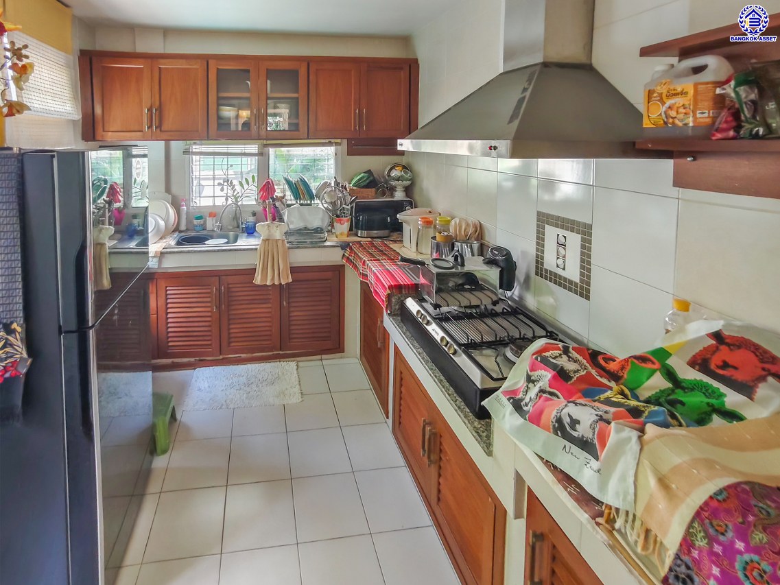 บ้านเดี่ยวมือสองนนทบุรี โครงการ ชัยพฤกษ์ บางบัวทอง หลังมุม เนื้อที่กว้างถึง 70.70 ตร.ว. พื้นที่ใช้สอย 152 ตร.ม. ฟังก์ชัน 3 ห้องนอน 3 ห้องน้ำ 2 ที่จอดรถ แถมฟรี! เครื่องทำน้ำอุ่น พร้อมเข้าอยู่ Facilities โครงการครบครัน ทำเลติดถนนบางกรวย-ไทรน้อย เชื่อมต่อถนนกาญจนาภิเษก ใกล้เซ็นทรัลเวสต์เกต และรถไฟฟ้าสายสีม่วง "สถานีบางพลู"