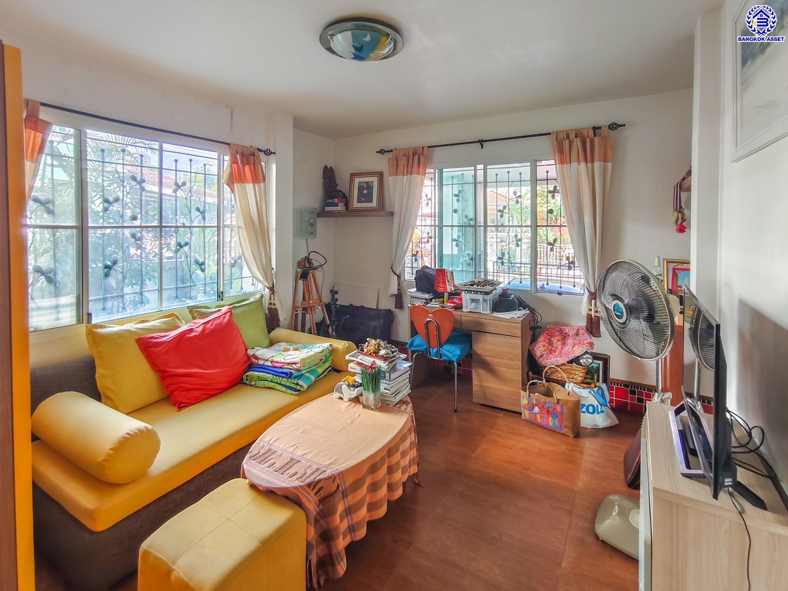 บ้านเดี่ยวมือสองนนทบุรี โครงการ ชัยพฤกษ์ บางบัวทอง หลังมุม เนื้อที่กว้างถึง 70.70 ตร.ว. พื้นที่ใช้สอย 152 ตร.ม. ฟังก์ชัน 3 ห้องนอน 3 ห้องน้ำ 2 ที่จอดรถ แถมฟรี! เครื่องทำน้ำอุ่น พร้อมเข้าอยู่ Facilities โครงการครบครัน ทำเลติดถนนบางกรวย-ไทรน้อย เชื่อมต่อถนนกาญจนาภิเษก ใกล้เซ็นทรัลเวสต์เกต และรถไฟฟ้าสายสีม่วง "สถานีบางพลู"