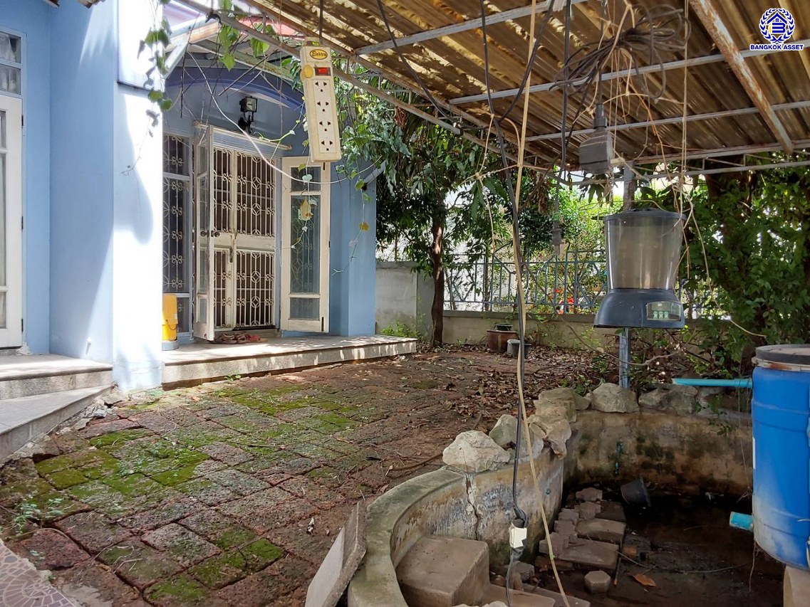 *****บ้านเดี่ยวมือสองนนทบุรี โครงการ รติรมย์1 กาญจนาภิเษก เนื้อที่ 51 ตร.ว. พื้นที่ใช้สอย 150 ตร.ม. ฟังก์ชัน 3 ห้องนอน 2 ห้องน้ำ จอดรถได้ 1 คัน แถมฟรี! เครื่องปรับอากาศ พร้อมเข้าอยู่ ส่วนกลางครบครัน บนทำเลศักยภาพ เชื่อมต่อหลายเส้นทาง ใกล้ทางด่วน "ศรีรัช" และเซ็นทรัล เวสต์วิลล์