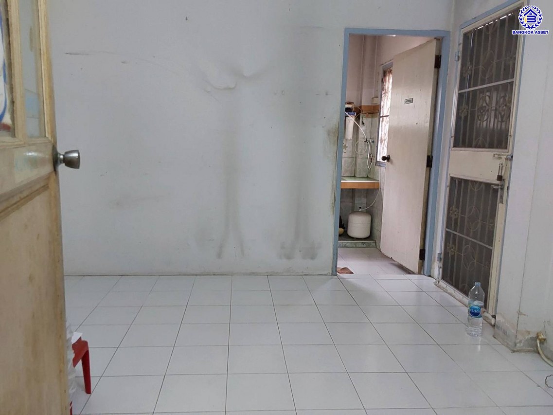 *****บ้านเดี่ยวมือสองนนทบุรี โครงการ รติรมย์1 กาญจนาภิเษก เนื้อที่ 51 ตร.ว. พื้นที่ใช้สอย 150 ตร.ม. ฟังก์ชัน 3 ห้องนอน 2 ห้องน้ำ จอดรถได้ 1 คัน แถมฟรี! เครื่องปรับอากาศ พร้อมเข้าอยู่ ส่วนกลางครบครัน บนทำเลศักยภาพ เชื่อมต่อหลายเส้นทาง ใกล้ทางด่วน "ศรีรัช" และเซ็นทรัล เวสต์วิลล์