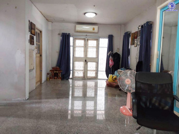 *****บ้านเดี่ยวมือสองนนทบุรี โครงการ รติรมย์1 กาญจนาภิเษก เนื้อที่ 51 ตร.ว. พื้นที่ใช้สอย 150 ตร.ม. ฟังก์ชัน 3 ห้องนอน 2 ห้องน้ำ จอดรถได้ 1 คัน แถมฟรี! เครื่องปรับอากาศ พร้อมเข้าอยู่ ส่วนกลางครบครัน บนทำเลศักยภาพ เชื่อมต่อหลายเส้นทาง ใกล้ทางด่วน "ศรีรัช" และเซ็นทรัล เวสต์วิลล์