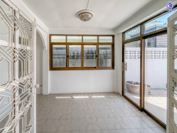 บ้านแฝดมือสองนนทบุรี โครงการ เพชรลดา ท่าอิฐ เนื้อที่ 43 ตร.ว. พื้นที่ใช้สอย 150 ตร.ม. ฟังก์ชัน 3 ห้องนอน 3 ห้องน้ำ 1 ที่จอดรถ พร้อมแถมฟรี! เครื่องปรับกาศ บนทำเลเข้าออกได้หลากหลายเส้นทาง เชื่อมต่อถนนราชพฤกษ์ ใกล้รถไฟฟ้าสายสีม่วง "สถานีบางรักน้อยท่าอิฐ" และจุดขึ้นทางด่วน "งามวงศ์วาน" จองเลย!