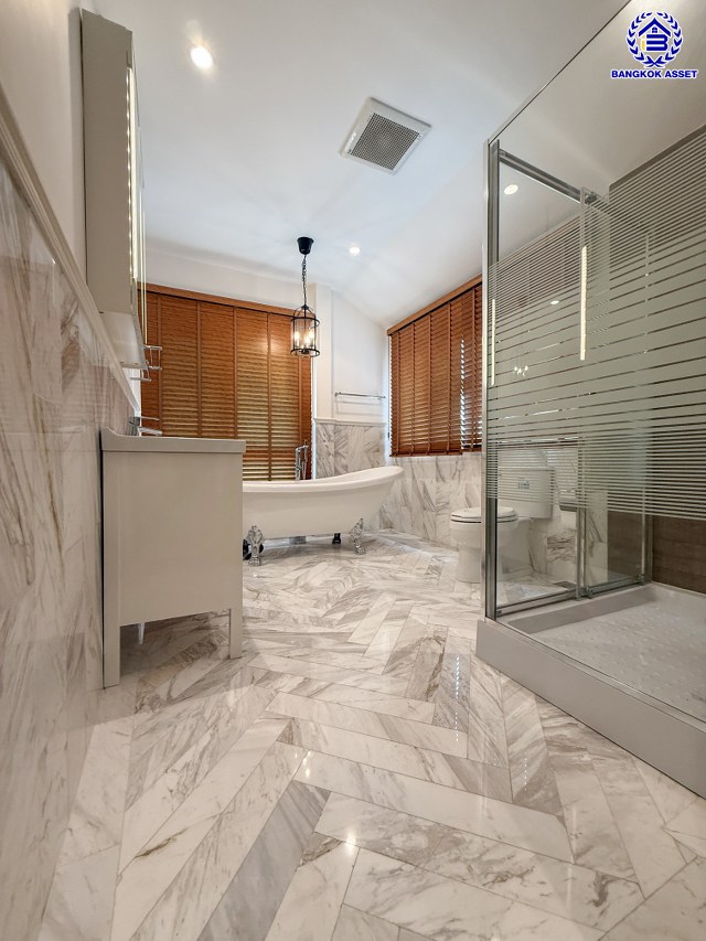 บ้านเดี่ยวมือสองนนทบุรี โครงการ คาซ่าพรีเมี่ยม ราชพฤกษ์-พระราม5 หลังมุม 3 ชั้น แบรนด์ Q.House เนื้อที่ 71.30 ตร.ว. พื้นที่ใช้สอย 350 ตร.ม. ฟังก์ชัน 4 ห้องนอน 5 ห้องน้ำ จอดรถได้ 2 คัน บ้านสวยสภาพดี บนทำเลติดถนน เชื่อมต่อทุกเส้นทาง ใกล้ตลาดเจ้าพระยา, เดอะวอล์ค, ร.ร.เตรียมอุดมศึกษาฯ เซ็นทรัลเวสต์เกต และรถไฟฟ้า "สถานีบางพลู"