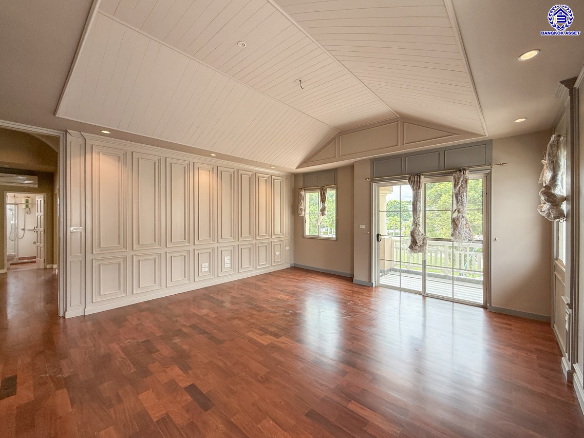 บ้านเดี่ยวมือสองนนทบุรี โครงการ มัณฑนา ราชพฤกษ์ หลังมุม เนื้อที่ 93.70 ตร.ว. พื้นที่ใช้สอย 270 ตร.ม. ฟังก์ชัน 3 ห้องนอน 3 ห้องน้ำ 2 ที่จอดรถ บนทำเลเดินทางสะดวก เชื่อมต่อ ถนนกาญจนาภิเษก, ถนนรัตนาธิเบศร์ ใกล้รถไฟฟ้าสายสีม่วง "สถานีตลาดบางใหญ่" และจุดขึ้นทางด่วน "ศรีรัช"