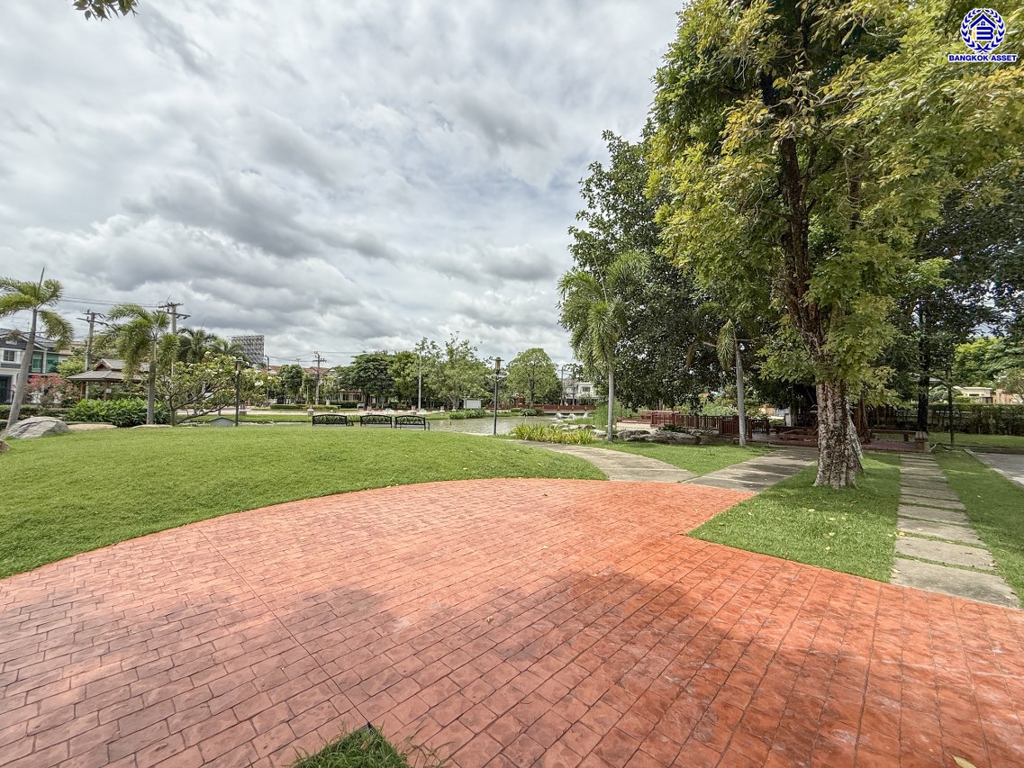 บ้านเดี่ยวมือสองนนทบุรี โครงการ มัณฑนา ราชพฤกษ์ หลังมุม เนื้อที่ 93.70 ตร.ว. พื้นที่ใช้สอย 270 ตร.ม. ฟังก์ชัน 3 ห้องนอน 3 ห้องน้ำ 2 ที่จอดรถ บนทำเลเดินทางสะดวก เชื่อมต่อ ถนนกาญจนาภิเษก, ถนนรัตนาธิเบศร์ ใกล้รถไฟฟ้าสายสีม่วง "สถานีตลาดบางใหญ่" และจุดขึ้นทางด่วน "ศรีรัช"