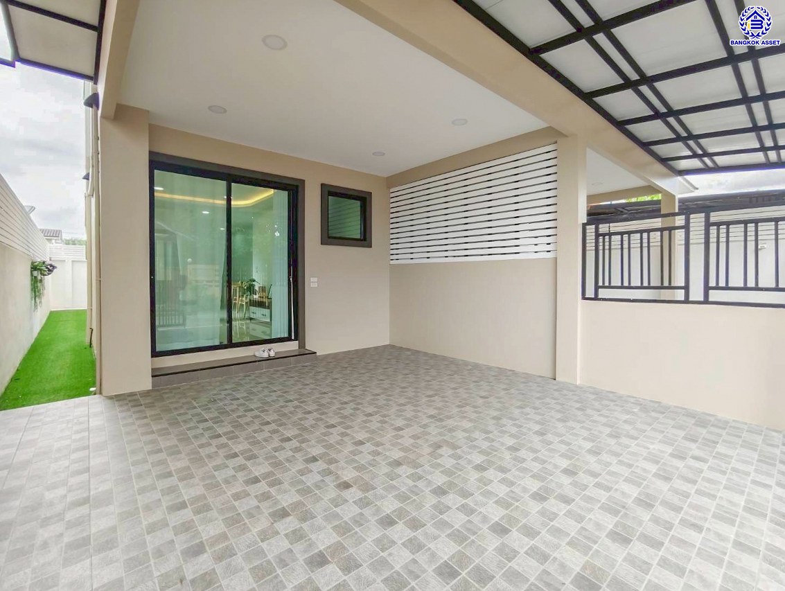 ทาวน์เฮ้าส์มือสอง โครงการ มิตรประชา ติวานนท์ เนื้อที่ 25 ตร.ว. พื้นที่ใช้สอย 110 ตร.ม. ฟังก์ชัน 3 ห้องนอน 3 ห้องน้ำ 2 ที่จอดรถ แถมฟรี! เครื่องปรับอากาศ เครื่องทำน้ำอุ่น บ้านสภาพสวย แต่งใหม่ทั้งหลัง ตั้งบนทำเลดี เชื่อมต่อถนนติวานนท์ ถนนศรีสมาน ถนนเลี่ยงเมือง-ปากเกร็ด ถนนสรงประภา และจุดขึ้นทางด่วน "ศรีรัช" จองเลย!