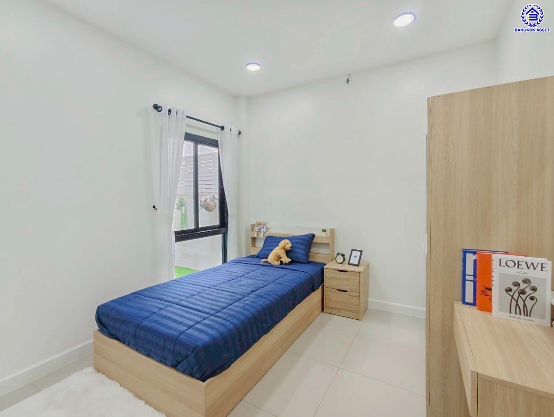 ทาวน์เฮ้าส์มือสอง โครงการ มิตรประชา ติวานนท์ เนื้อที่ 25 ตร.ว. พื้นที่ใช้สอย 110 ตร.ม. ฟังก์ชัน 3 ห้องนอน 3 ห้องน้ำ 2 ที่จอดรถ แถมฟรี! เครื่องปรับอากาศ เครื่องทำน้ำอุ่น บ้านสภาพสวย แต่งใหม่ทั้งหลัง ตั้งบนทำเลดี เชื่อมต่อถนนติวานนท์ ถนนศรีสมาน ถนนเลี่ยงเมือง-ปากเกร็ด ถนนสรงประภา และจุดขึ้นทางด่วน "ศรีรัช" จองเลย!