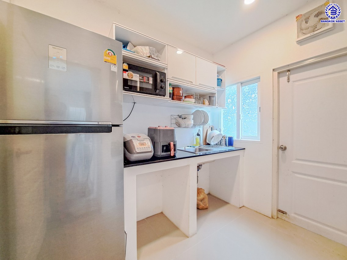 บ้านเดี่ยวมือสอง โครงการ เซนโทร ชัยพฤกษ์-345 เนื้อที่ 54.60 ตร.ว. พื้นที่ใช้สอย 190 ตร.ม. ฟังก์ชัน 4 ห้องนอน 3 ห้องน้ำ 2 ที่จอดรถ แถมฟรี! เครื่องปรับอากาศ บ้านสภาพดี พร้อมเข้าอยู่ บนทำเลดี เชื่อมต่อถนนสะพานนนทบุรี-บางบัวทอง ถนนราชพฤกษ์ ใกล้จุดขึ้นทางด่วน "ศรีรัช"