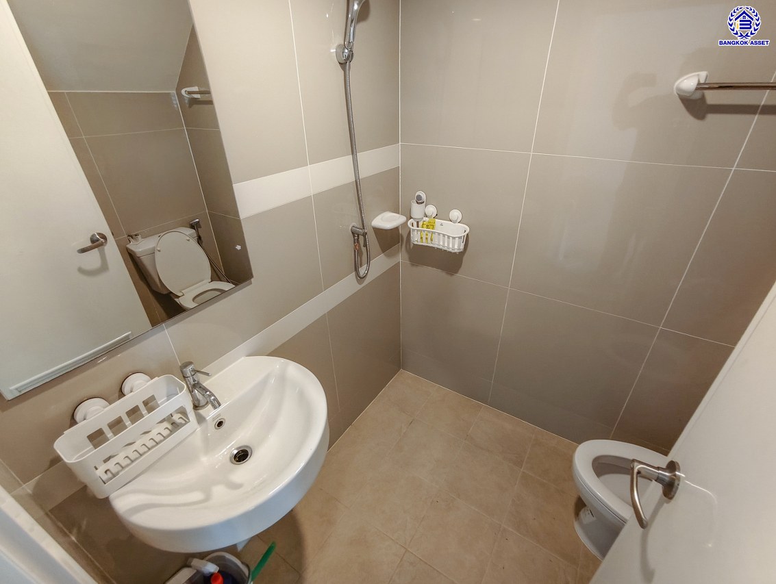 ทาวน์เฮ้าส์มือสองกรุงเทพ โครงการ คาซ่าซิตี้ ดอนเมือง-ศรีสมาน เนื้อที่ 28.80 ตร.ว. พื้นที่ใช้สอย 131 ตร.ม. ฟังก์ชัน 3 ห้องนอน 3 ห้องน้ำ 2 ที่จอดรถ พร้อมของแถมฟรีอีกหลายรายการ บนทำเลเดินทางสะดวก เชื่อมต่อถนนสรงประภา, ถนนวิภาวดีรังสิต ใกล้รถไฟฟ้าสายสีแดง "สถานีดอนเมือง" จองเลย!