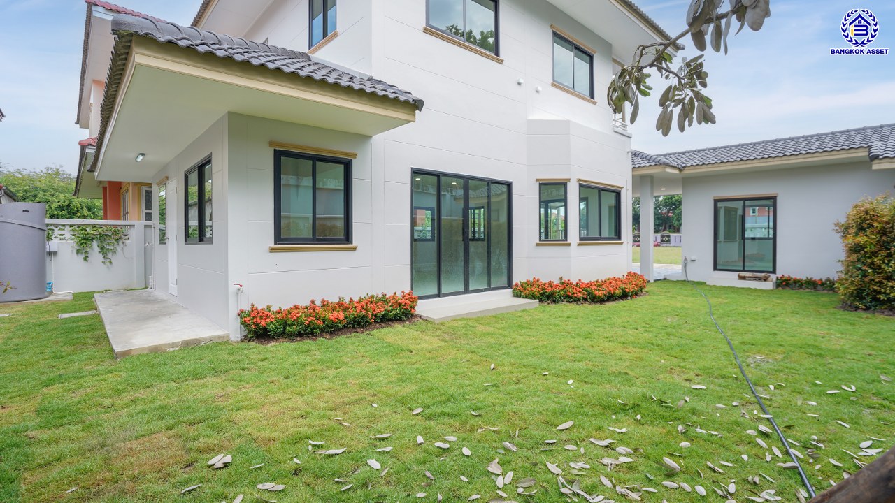 บ้านมือสองตกแต่งใหม่ โครงการ โชคชัยปัญจทรัพย์44 ปิ่นเกล้า-บรมราชชนนี หลังมุม หน้าบ้านไม่ชนใคร พื้นที่เยอะ เนื้อที่กว่า 80 ตร.ว. พื้นที่ใช้สอย 218.61 ตร.ม. ฟังก์ชัน 3 ห้องนอน 3 ห้องน้ำ จอดรถได้ 2 คัน พื้นที่รอบบ้านกว้างขวาง ตอบโจทย์ทุกการเดินทาง บนทำเลศักยภาพ ติดถนนบรมราชชนนี เชื่อมต่อทางคู่ขนานลอยฟ้า ใกล้ ม.มหิดล และเซ็นทรัลศาลายา