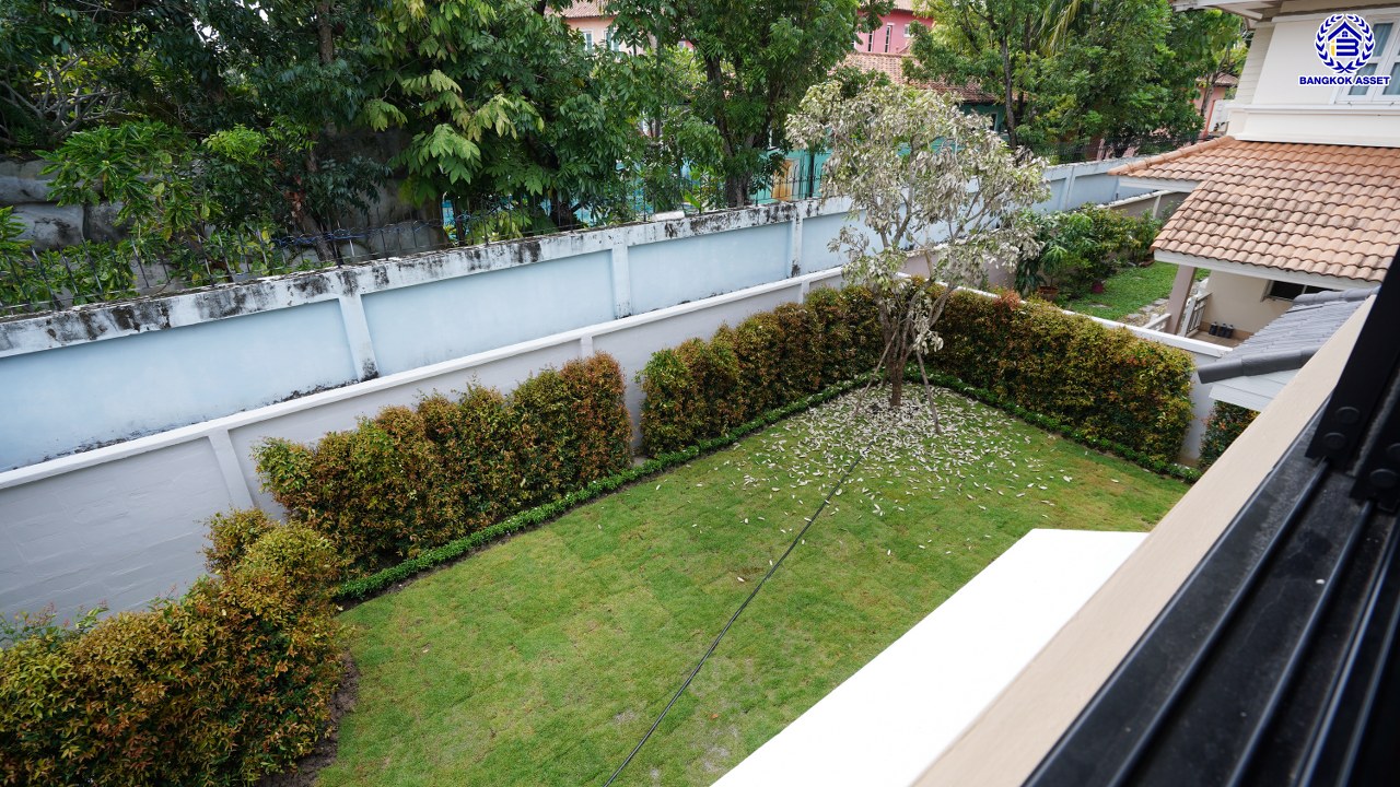 บ้านมือสองตกแต่งใหม่ โครงการ โชคชัยปัญจทรัพย์44 ปิ่นเกล้า-บรมราชชนนี หลังมุม หน้าบ้านไม่ชนใคร พื้นที่เยอะ เนื้อที่กว่า 80 ตร.ว. พื้นที่ใช้สอย 218.61 ตร.ม. ฟังก์ชัน 3 ห้องนอน 3 ห้องน้ำ จอดรถได้ 2 คัน พื้นที่รอบบ้านกว้างขวาง ตอบโจทย์ทุกการเดินทาง บนทำเลศักยภาพ ติดถนนบรมราชชนนี เชื่อมต่อทางคู่ขนานลอยฟ้า ใกล้ ม.มหิดล และเซ็นทรัลศาลายา