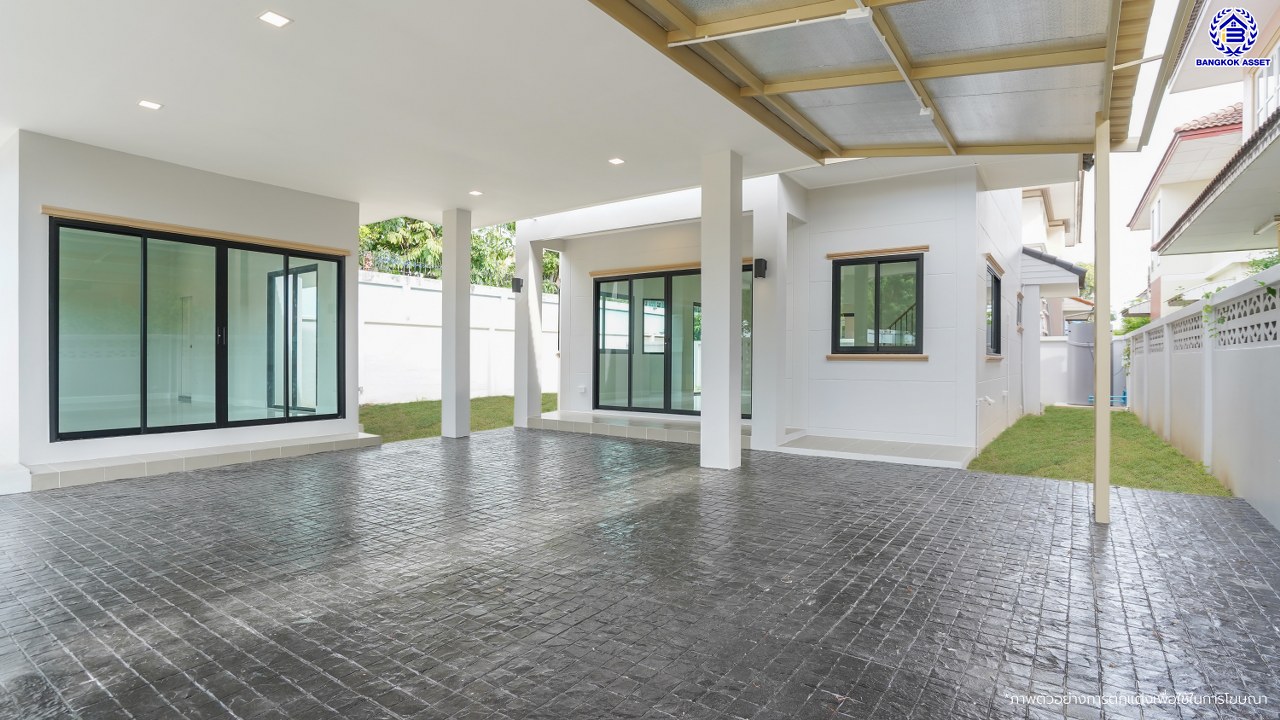 บ้านมือสองตกแต่งใหม่ โครงการ โชคชัยปัญจทรัพย์44 ปิ่นเกล้า-บรมราชชนนี หลังมุม หน้าบ้านไม่ชนใคร พื้นที่เยอะ เนื้อที่กว่า 80 ตร.ว. พื้นที่ใช้สอย 218.61 ตร.ม. ฟังก์ชัน 3 ห้องนอน 3 ห้องน้ำ จอดรถได้ 2 คัน พื้นที่รอบบ้านกว้างขวาง ตอบโจทย์ทุกการเดินทาง บนทำเลศักยภาพ ติดถนนบรมราชชนนี เชื่อมต่อทางคู่ขนานลอยฟ้า ใกล้ ม.มหิดล และเซ็นทรัลศาลายา