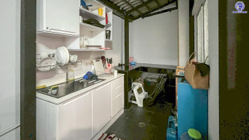 ทาวน์เฮ้าส์มือสองปทุมธานี โครงการ โมดิวิลล่า ราชพฤกษ์-ติวานนท์ เนื้อที่ 26.70 ตร.ว. พื้นที่ใช้สอย 124 ตร.ม. ฟังก์ชัน 4 ห้องนอน 3 ห้องน้ำ 2 ที่จอดรถ ทำเลเดินทางสะดวก เชื่อมต่อถนนสะพานนนทบุรี-บางบัวทอง, ถนนราชพฤกษ์, ถนนศรีสมาน ใกล้ห้างสรรพสินค้าโรบินสันไลฟ์สไตล์ ศรีสมาน, โรบินสันไลฟ์สไตล์ ราชพฤกษ์ และจุดขึ้นทางด่วน "ศรีสมาน"