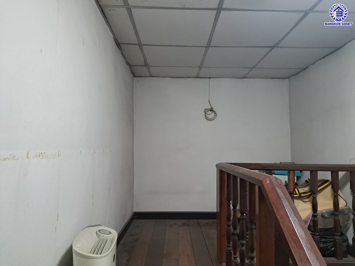 ทาวน์เฮ้าส์มือสองนนทบุรี โครงการ อมาตยวิลล่า สนามบินน้ำ เนื้อที่ 20.20 ตร.ว. พื้นที่ใช้สอย 80.80 ตร.ม. ฟังก์ชัน 2 ห้องนอน 2 ห้องน้ำ จอดรถได้ 1 คัน พร้อมแถมฟรี! เครื่องปรับอากาศ บนทำเลโซนเมือง! ใกล้สถานที่ราชการหลายแห่ง ใกล้เซ็นทรัลรัตนาธิเบศร์ และรถไฟฟ้าสายสีม่วง "สถานีแยกนนทบุรี1" พร้อมเข้าอยู่ได้เลย