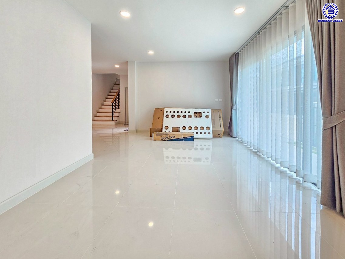 บ้านเดี่ยวมือสองนนทบุรี โครงการ เซนโทร ชัยพฤกษ์-แจ้งวัฒนะ3 หลังมุม จากแบรนด์ AP Thai เนื้อที่ 67.90 ตร.ว. พื้นที่ใช้สอย 289 ตร.ม. ฟังก์ชัน 4 ห้องนอน 4 ห้องน้ำ 3 ที่จอดรถ ใกล้แหล่งอำนวยความสะดวก บนทำเล เชื่อมต่อถนนสะพานนนทบุรี-บางบัวทอง ถนนชัยพฤกษ์ ถนนราชพฤกษ์ ใกล้จุดขึ้นทางด่วน "แจ้งวัฒนะ"