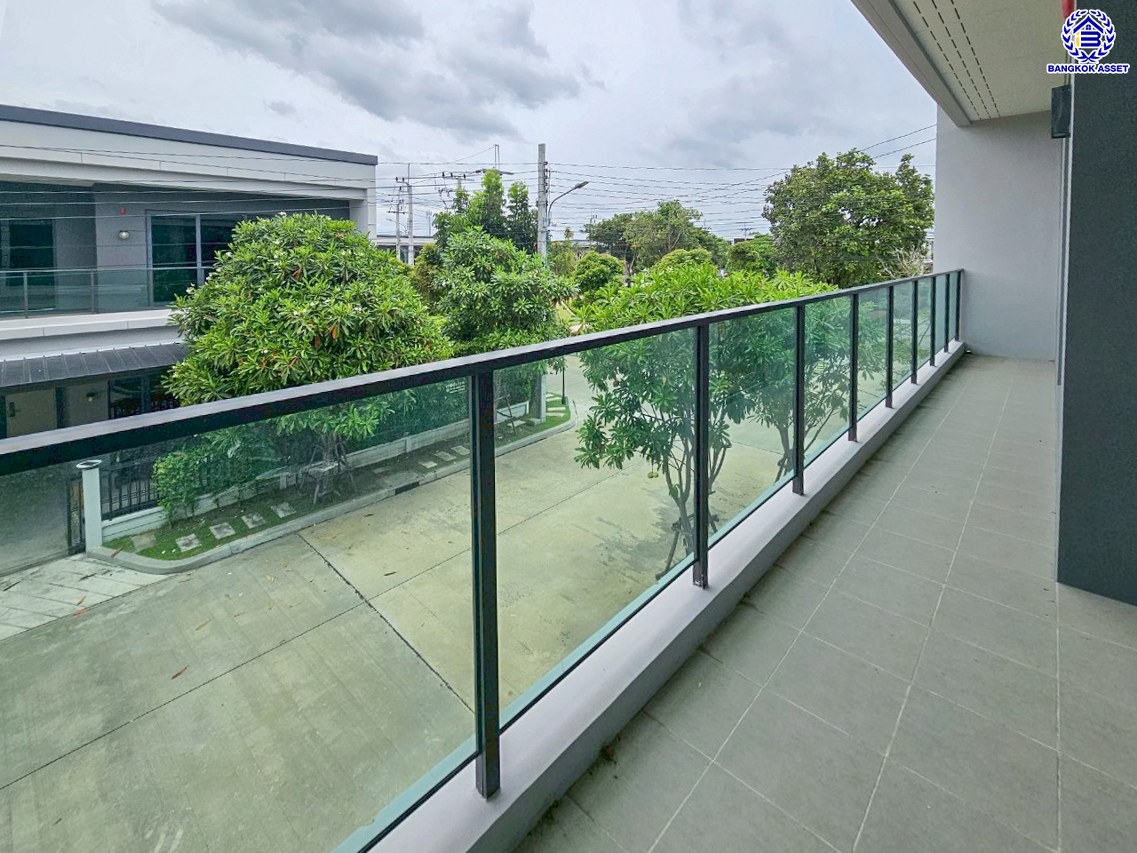 บ้านเดี่ยวมือสองนนทบุรี โครงการ เซนโทร ชัยพฤกษ์-แจ้งวัฒนะ3 หลังมุม จากแบรนด์ AP Thai เนื้อที่ 67.90 ตร.ว. พื้นที่ใช้สอย 289 ตร.ม. ฟังก์ชัน 4 ห้องนอน 4 ห้องน้ำ 3 ที่จอดรถ ใกล้แหล่งอำนวยความสะดวก บนทำเล เชื่อมต่อถนนสะพานนนทบุรี-บางบัวทอง ถนนชัยพฤกษ์ ถนนราชพฤกษ์ ใกล้จุดขึ้นทางด่วน "แจ้งวัฒนะ"