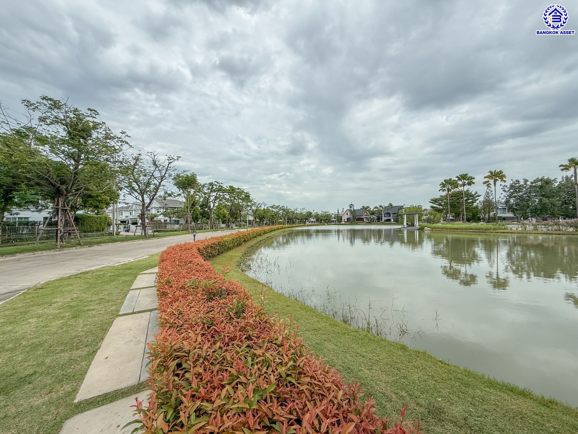 บ้านแฝดมือสอง โครงการ วิลลาจจิโอ ปิ่นเกล้า-ศาลายา เนื้อที่ 35 ตร.ว. พื้นที่ใช้สอย 140 ตร.ม. ฟังก์ชัน 3 ห้องนอน 2 ห้องน้ำ 2 ที่จอดรถ บ้านพร้อมเข้าอยู่ บนทำเลดี เข้า-ออกได้หลายเส้นทาง เชื่อมต่อถนนศาลาธรรมสพน์, ถนนกาญจนาภิเษก ใกล้เซ็นทรัลศาลายา และจุดขึ้นทางด่วน "ศรีรัช"