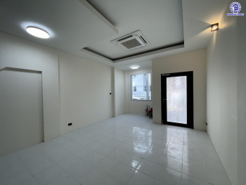 ทาวน์เฮ้าส์มือสองกรุงเทพฯ โครงการ ทาวน์อินทาวน์ ลาดพร้าว94 เนื้อที่ 17.90 ตร.ว. พื้นที่ใช้สอย 248 ตร.ม. ฟังก์ชัน 4 ห้องนอน 3 ห้องน้ำ 1 ที่จอดรถ แถมฟรี! เครื่องปรับอากาศ, เครื่องทำน้ำอุ่น, ปั้มน้ำ บนทำเลเดินทางสะดวก เชื่อมต่อถนนประดิษฐ์มนูธรรม, ถนนรามคำแหง ใกล้รถไฟฟ้าสายสีเหลือง "สถานีลาดพร้าว83" และจุดขึ้นทางด่วน "พิเศษฉลองรัช"